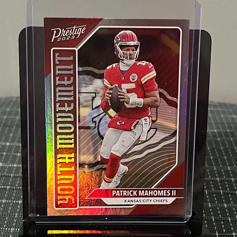 ⭐️🏈 EUC Patrick Mahomes II Panini Prizm Football NFL Sports Card #YW-1 (B1)
